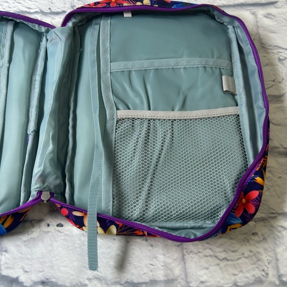 NWOT Floral Print Ladies Bible of Book Cover. Waterproof. - Picture 3 of 7